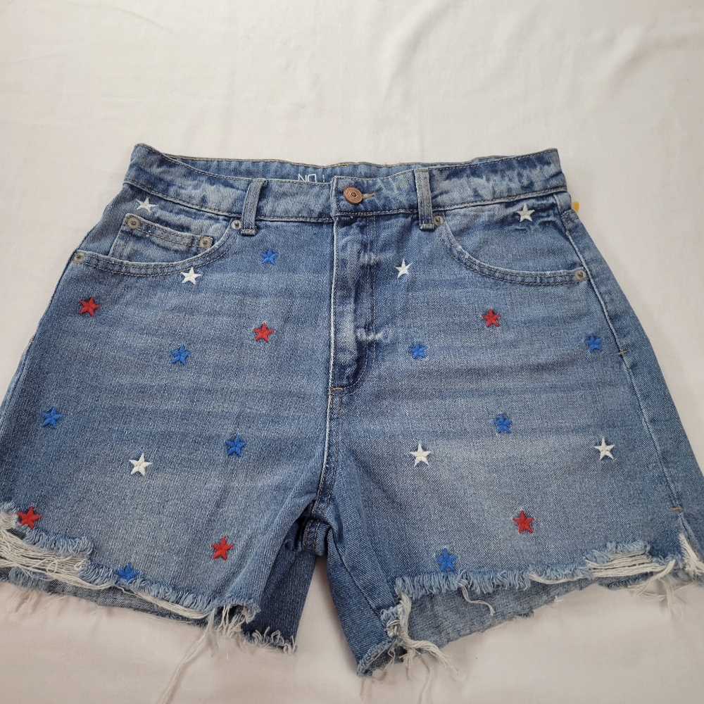 NWOT Juniors NOBO Distressed Red White and Blue Star Denim Shorts, Size 9